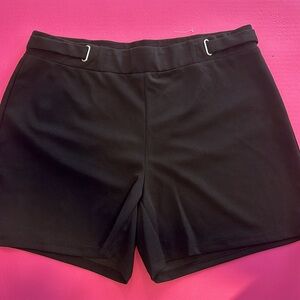 Black fitted shorts